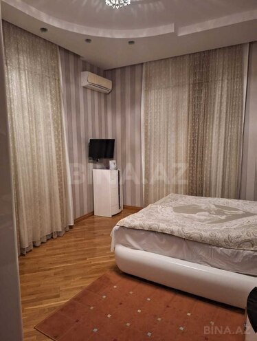 Satılır 7 otaqlı həyət evi/bağ evi 400 m², Novxanı q., photo 16 from 21