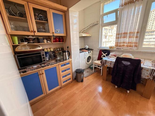 Продаётся 4-комн. вторичка 110 м², м. Иншаатчылар, photo 4 from 13