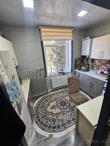 Продаётся 3-комн. вторичка 70 м², photo 1 from 27