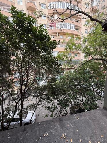 Satılır 1 otaqlı köhnə tikili 30 m², Elmlər Akademiyası m., photo 5 from 10