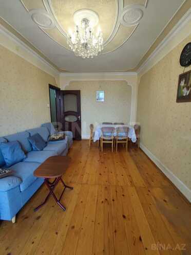 Satılır 2 otaqlı köhnə tikili 60 m², Bakıxanov q., photo 1 from 12