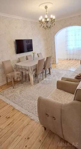 Satılır 2 otaqlı köhnə tikili 69 m², 8-ci mikrorayon q., photo 1 from 17