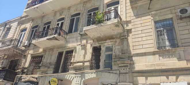 Satılır 5 otaqlı köhnə tikili 160 m², Sahil m., photo 1 from 14