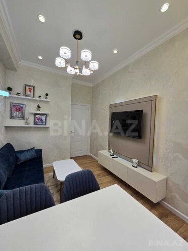 Продаётся 2-комн. новостройка 40 м², м. Кара Караев, photo 3 from 12
