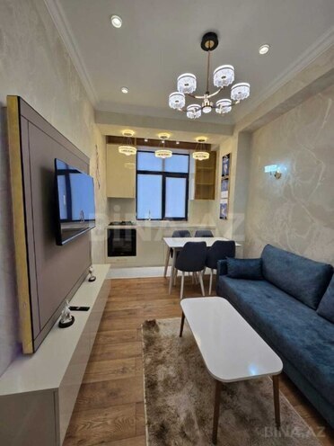 Продаётся 2-комн. новостройка 40 м², м. Кара Караев, photo 1 from 12