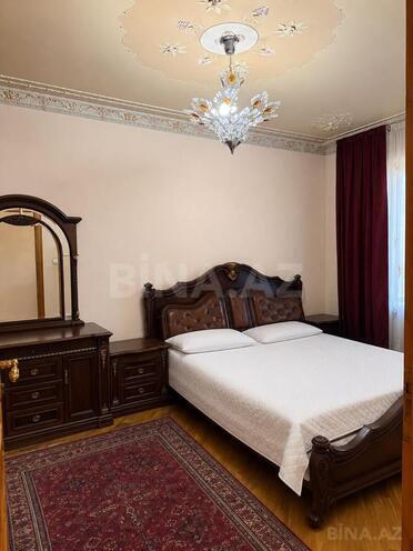 Satılır 5 otaqlı köhnə tikili 125 m², Yeni Günəşli q., photo 1 from 12