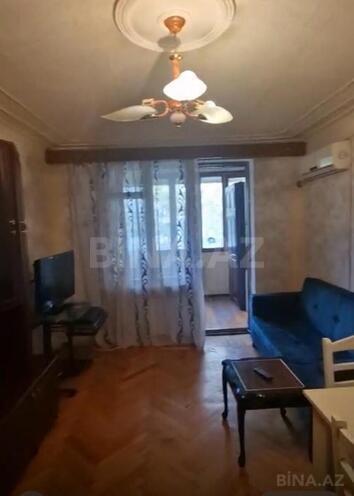 Satılır 3 otaqlı köhnə tikili 65 m², Qara Qarayev m., photo 1 from 9