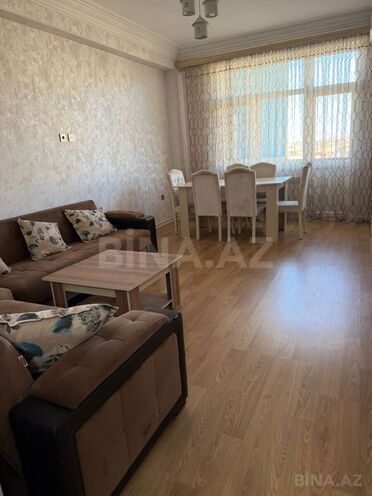 Сдаётся 2-комн. новостройка 70 м², м. Нефтчиляр, photo 1 from 10
