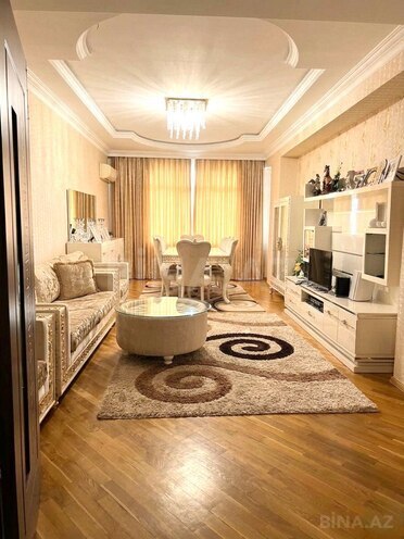 Продаётся 3-комн. новостройка 130 м², м. Иншаатчылар, photo 1 from 9