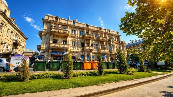 Продаётся 3-комн. вторичка 90 м², м. Низами, photo 1 from 9