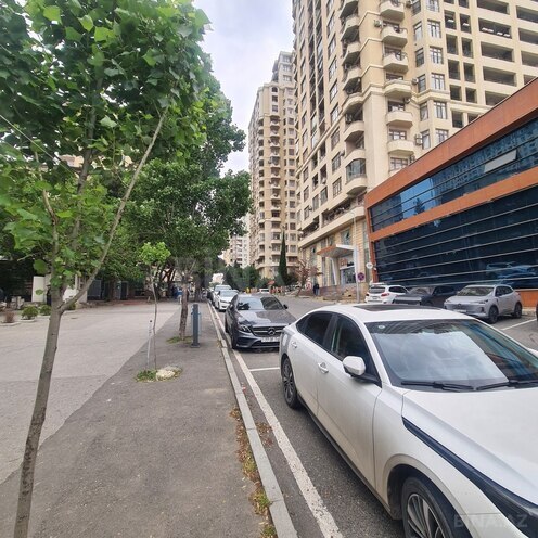 İcarəyə verilir  obyekt 60 m², İnşaatçılar m., photo 1 from 12