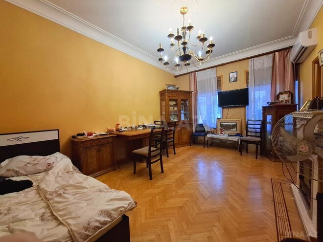 İcarəyə verilir 3 otaqlı köhnə tikili 85 m², 28 May m., photo 1 from 18