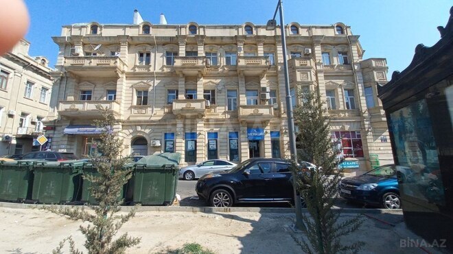 Satılır 3 otaqlı köhnə tikili 82 m², Nizami m., photo 1 from 10