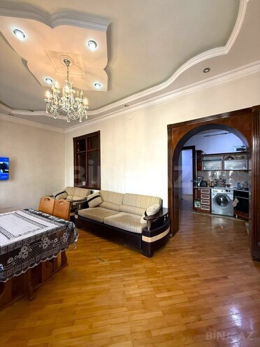 Satılır 4 otaqlı köhnə tikili 110 m², Gənclik m., photo 3 from 18