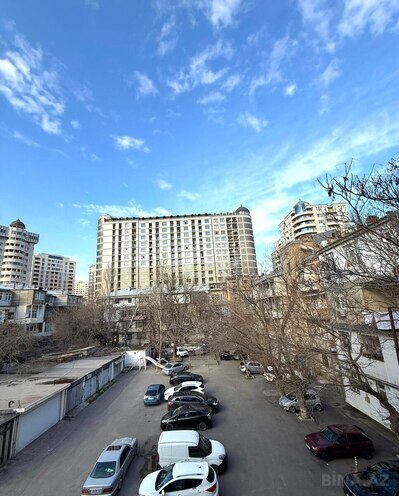 Satılır 4 otaqlı köhnə tikili 110 m², Gənclik m., photo 15 from 18