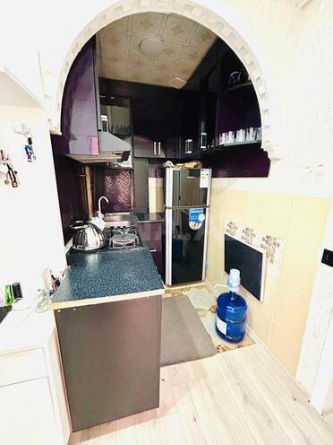 Satılır 3 otaqlı köhnə tikili 71 m², M.Ə.Rəsulzadə q., photo 6 from 11