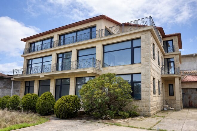 Satılır 9 otaqlı həyət evi/bağ evi 800 m², Bayıl q., photo 1 from 29