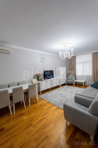 Satılır 2 otaqlı köhnə tikili 55 m², Xalqlar Dostluğu m., photo 1 from 10