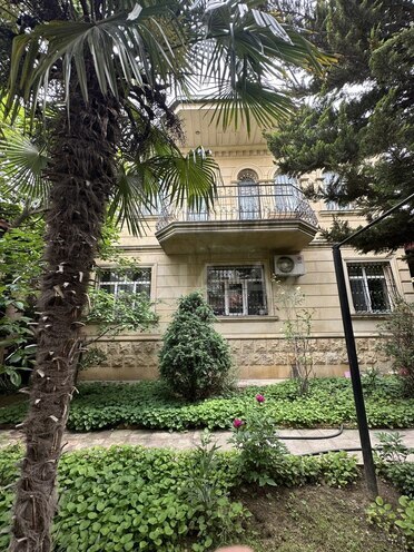 Продаётся 5-комн. дом/дача 300 м², м. Кара Караев, photo 1 from 25