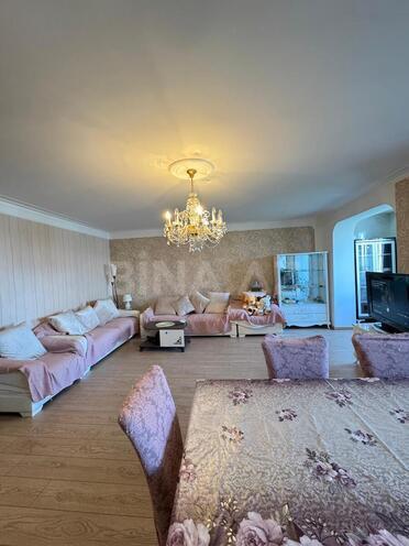 Продаётся 3-комн. вторичка 130 м², м. Нариман Нариманов, photo 1 from 25
