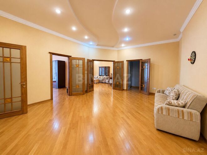 İcarəyə verilir 3 otaqlı yeni tikili 190 m², 28 May m., photo 20 from 24