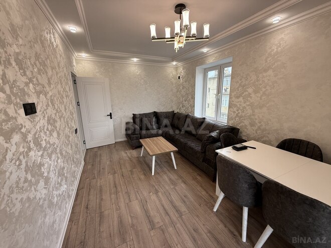 Продаётся 3-комн. вторичка 55 м², м. Нефтчиляр, photo 3 from 14