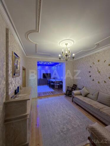 Satılır 3 otaqlı köhnə tikili 100 m², M.Ə.Rəsulzadə q., photo 1 from 14