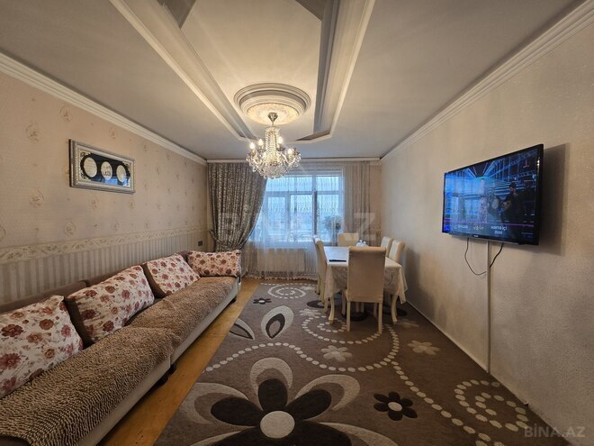 Продаётся 3-комн. вторичка 70 м², photo 1 from 19