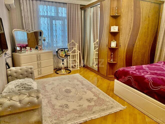 Satılır 4 otaqlı köhnə tikili 110 m², İnşaatçılar m., photo 29 from 31