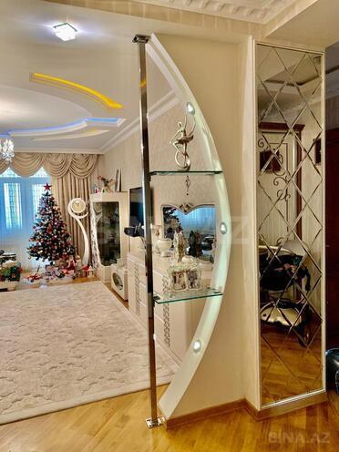 Satılır 4 otaqlı köhnə tikili 110 m², İnşaatçılar m., photo 27 from 31