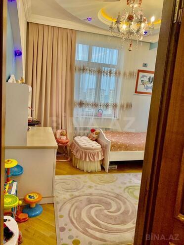 Satılır 4 otaqlı köhnə tikili 110 m², İnşaatçılar m., photo 22 from 31