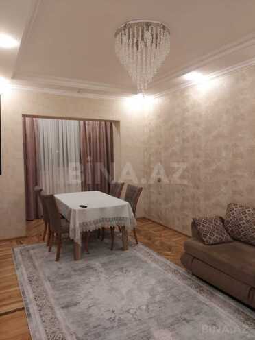 Satılır 4 otaqlı köhnə tikili 110 m², İnşaatçılar m., photo 1 from 23