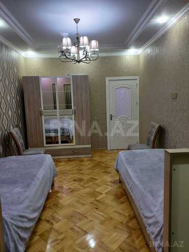 Satılır 4 otaqlı köhnə tikili 110 m², İnşaatçılar m., photo 3 from 23