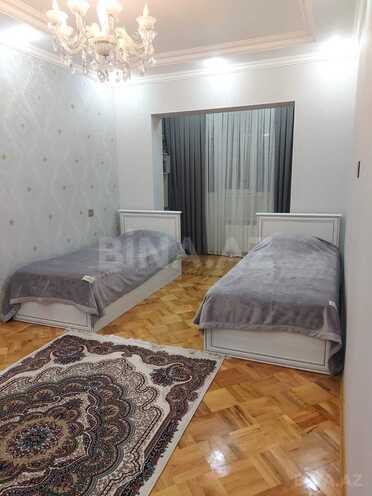 Satılır 4 otaqlı köhnə tikili 110 m², İnşaatçılar m., photo 6 from 23