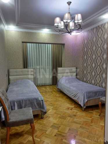 Satılır 4 otaqlı köhnə tikili 110 m², İnşaatçılar m., photo 9 from 23