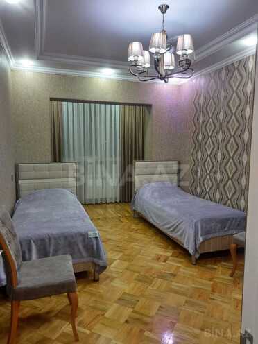 Satılır 4 otaqlı köhnə tikili 110 m², İnşaatçılar m., photo 7 from 23
