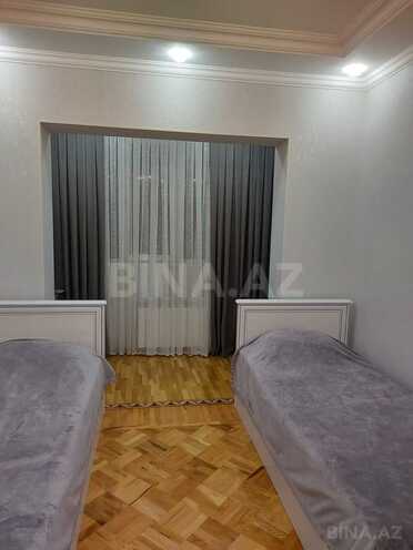 Satılır 4 otaqlı köhnə tikili 110 m², İnşaatçılar m., photo 18 from 23
