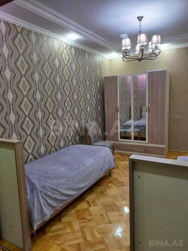Satılır 4 otaqlı köhnə tikili 110 m², İnşaatçılar m., photo 21 from 23