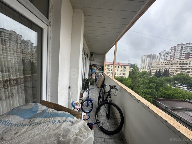 Satılır 3 otaqlı köhnə tikili 95 m², Qara Qarayev m., photo 17 from 18