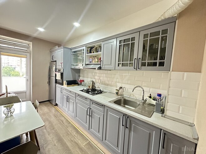 Satılır 3 otaqlı köhnə tikili 95 m², Qara Qarayev m., photo 12 from 18