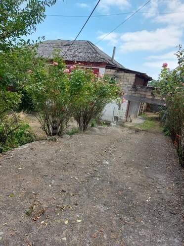 Satılır 8 otaqlı həyət evi/bağ evi 200 m², photo 1 from 6