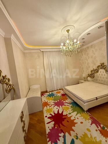 Сдаётся 3-комн. новостройка 1 000 м², м. 8 ноября, photo 1 from 13