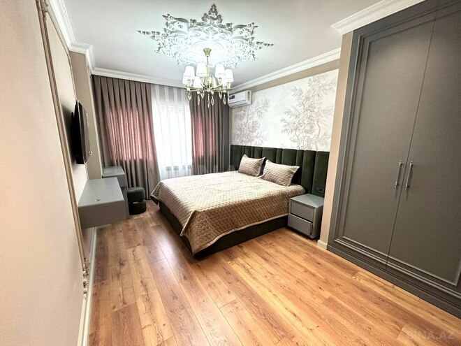 Сдаётся 3-комн. вторичка 72 м², м. Кара Караев, photo 1 from 28