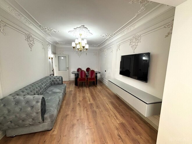 Сдаётся 3-комн. вторичка 72 м², м. Кара Караев, photo 8 from 28