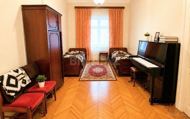Satılır 3 otaqlı köhnə tikili 90 m², Nizami m., photo 6 from 9