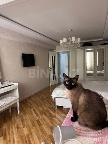Satılır 2 otaqlı köhnə tikili 75 m², Elmlər Akademiyası m., photo 1 from 17
