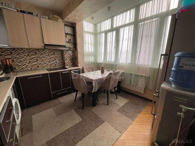 Satılır 3 otaqlı köhnə tikili 90 m², İnşaatçılar m., photo 1 from 10