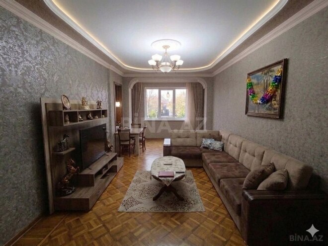 Satılır 5 otaqlı köhnə tikili 130 m², 8-ci mikrorayon q., photo 1 from 17