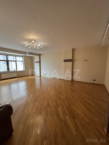 Satılır 4 otaqlı yeni tikili 230 m², 28 May m., photo 18 from 32