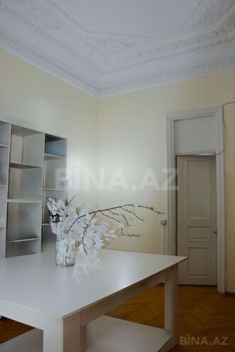 Satılır 6 otaqlı köhnə tikili 240 m², Səbail r., photo 23 from 31